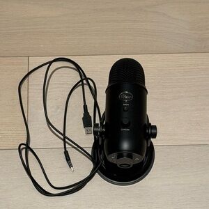 Blue Yeti USB Microphone- - Blue Yeti Microphone - Black
